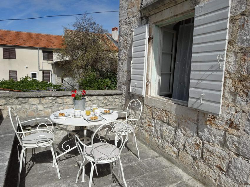 D House Authentic Zlarin House, Relaxing Courtyard And Terrace Villa Exterior photo